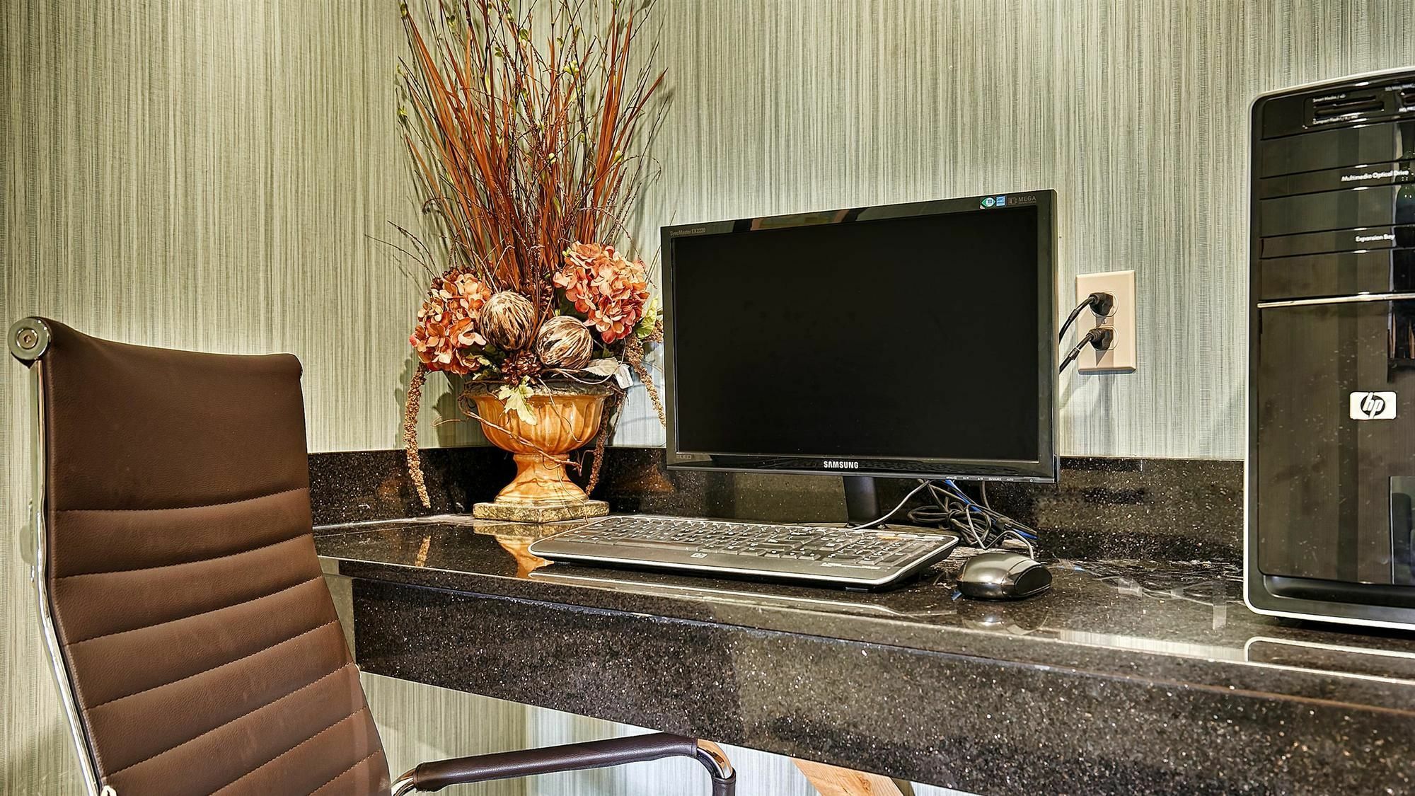 Executive Inn & Suites Marlin Εξωτερικό φωτογραφία